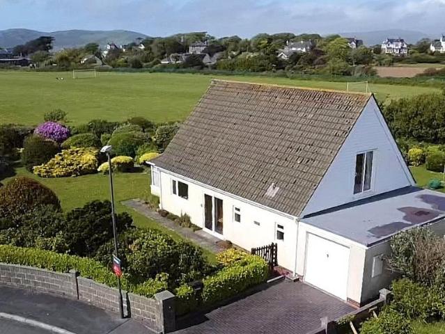 Bungalow for sale in Tywyn, Wales