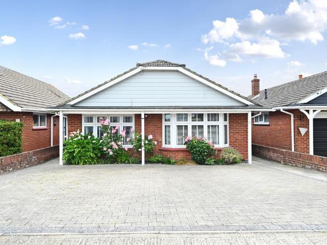 Bungalow for sale in South Tankerton, The Bridge