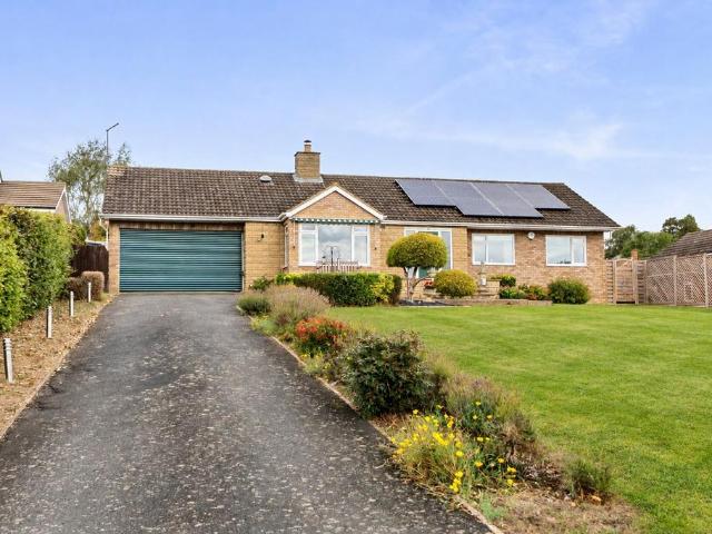 Bungalow for sale in Great Doddington, North Northamptonshire