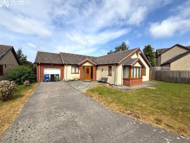 Bungalow for sale in Llangefni, Wales