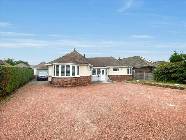 Bungalow for sale in Frinton and Walton, Dale Hill