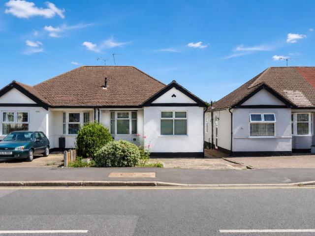 Bungalow for sale in Harold Wood, Greater London