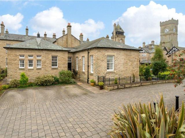 Bungalow for sale in Tranmere Park, West Yorkshire