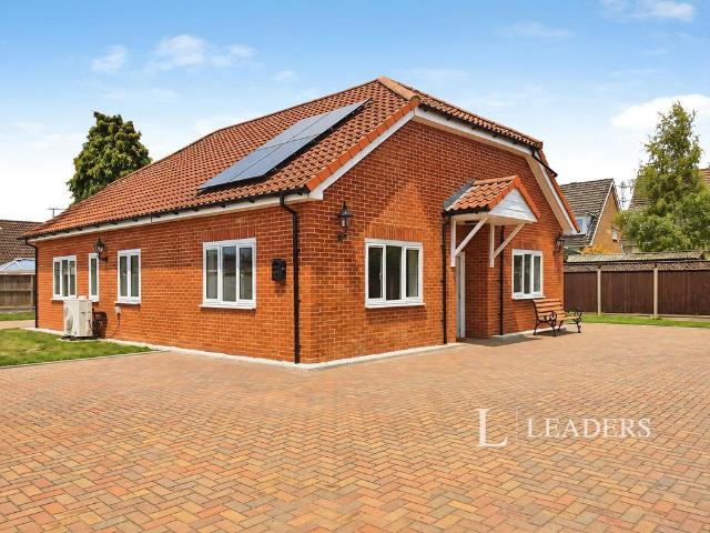 Bungalow for sale in Berechurch, Fordham Heath