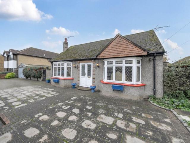 Bungalow for sale in Howbury, Greater London