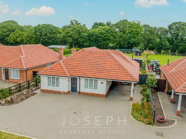 Bungalow for sale in Copdock and Washbrook, Chelmondiston