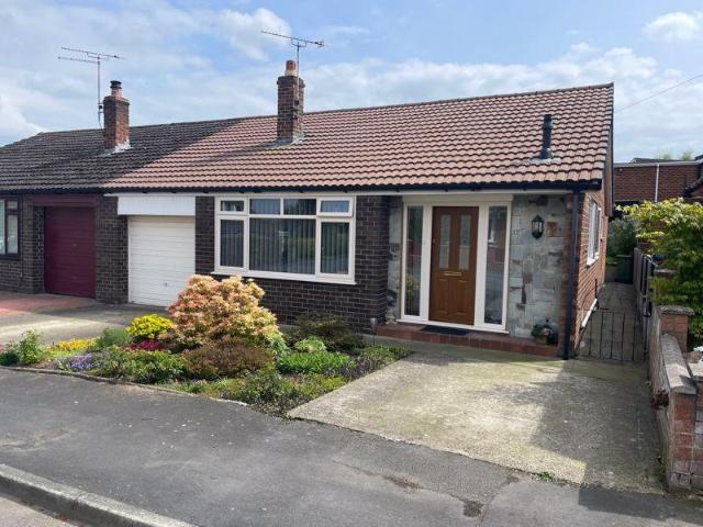 Bungalow for sale in Marchwiel, Wales
