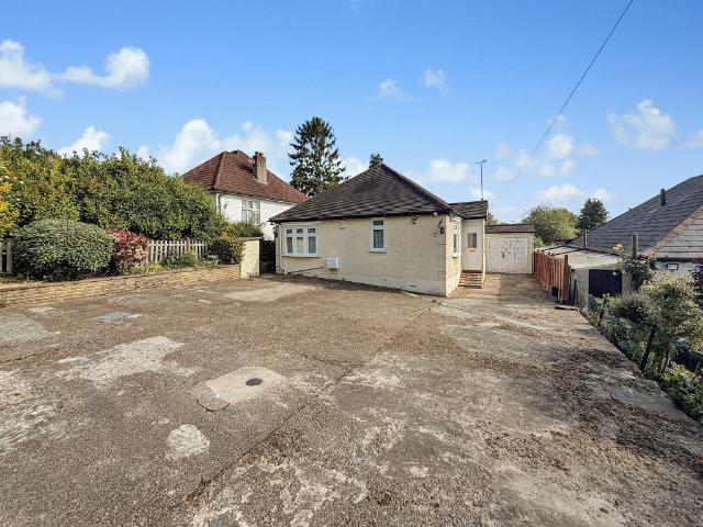 Bungalow for sale in London Borough of Croydon, Selsdon