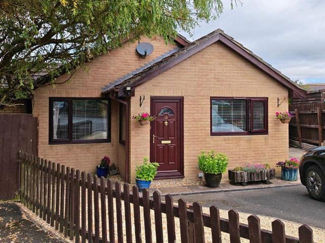 Bungalow for sale in Llanyre, Newbridge-on-wye