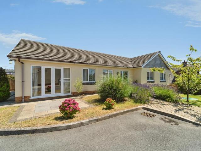 Bungalow for sale in Gorslas