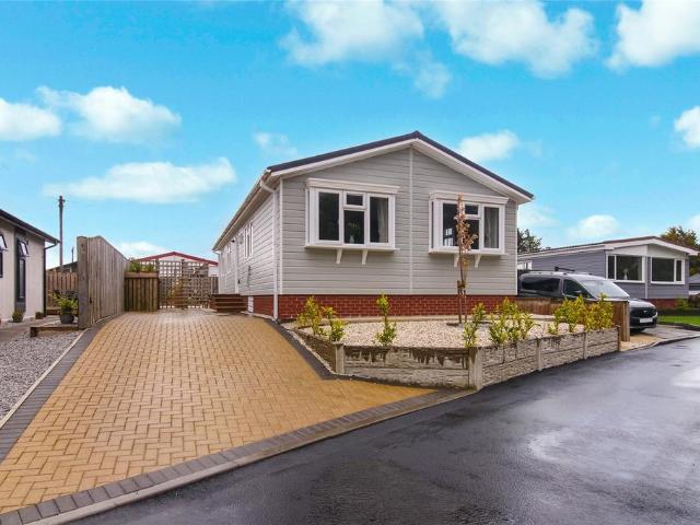 Bungalow for sale in Neilston, Scotland