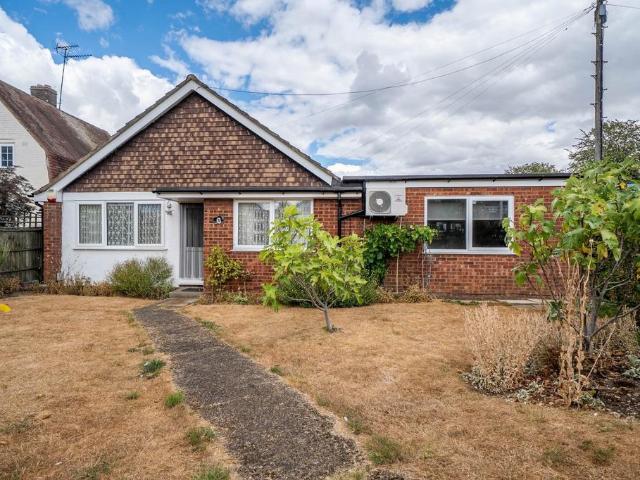 Bungalow for sale in Stipers Hill, Dunstable