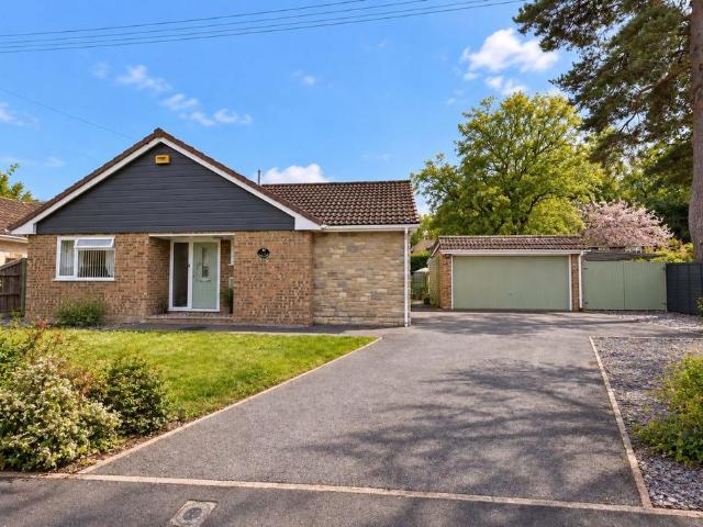 Bungalow for sale in St. Leonards and St. Ives, St Leonards