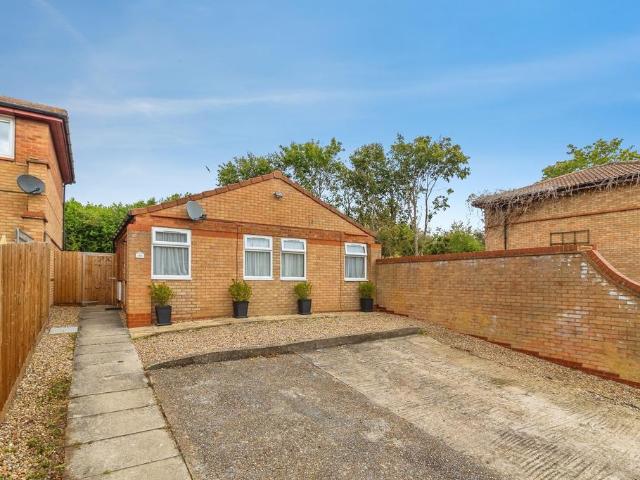 Bungalow for sale in Bletchley, Milton Keynes