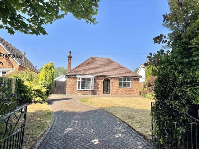 Bungalow for sale in Holton le Clay, Belleau