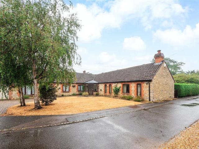 Bungalow for sale in Bedford
