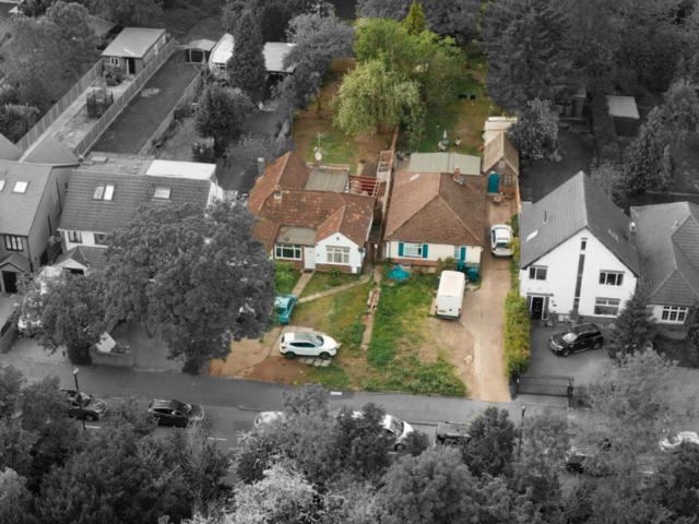 Bungalow for sale in London Borough of Ealing, Cat Hill