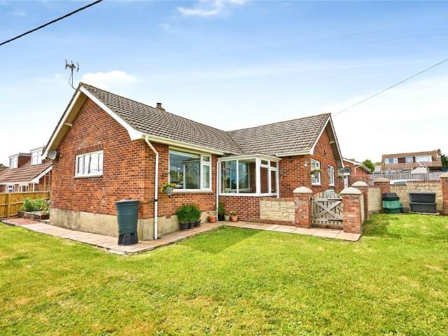Bungalow for sale in Havenstreet, Isle Of Wight