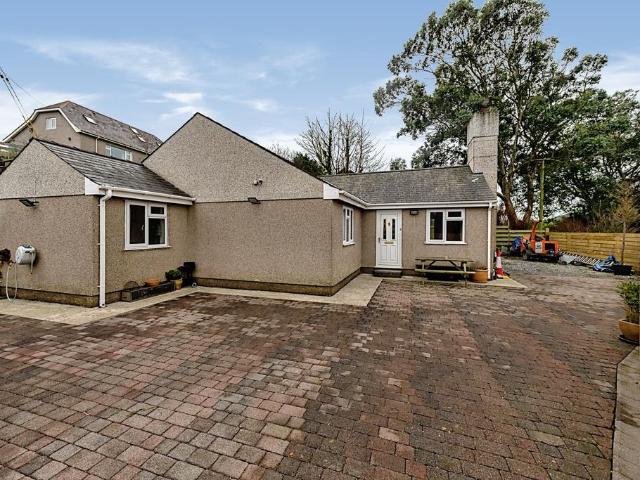 Bungalow for sale in Bryncroes, Wales