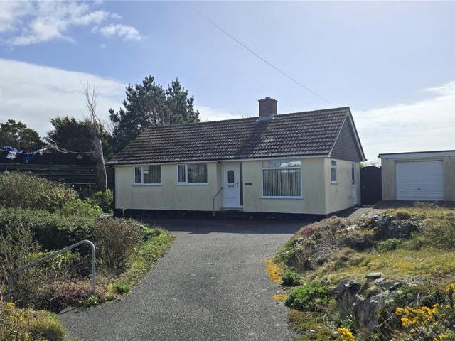Bungalow for sale in Caergeiliog, Wales