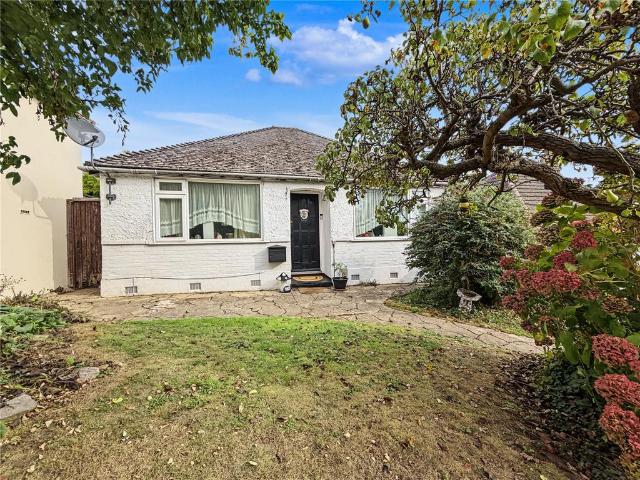 Bungalow for sale in Rainham, Gillingham