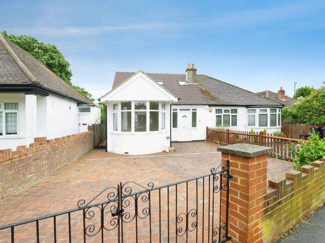 Bungalow for sale in London Borough of Croydon, Greater London