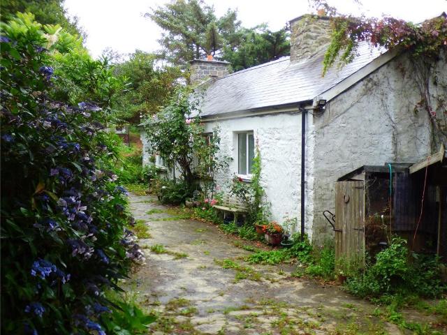 Bungalow for sale in Llanon, Wales