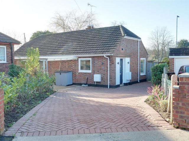 Bungalow for sale in Thundersley, Essex