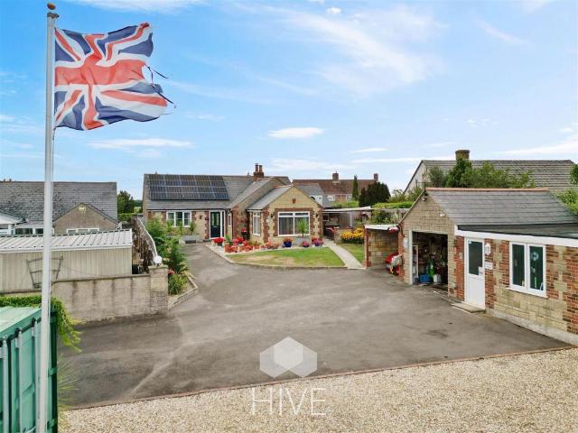 Bungalow for sale in East Stour