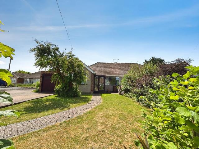 Bungalow for sale in Longfield and New Barn, Monks Orchard