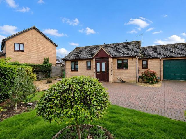 Bungalow for sale in Sawtry, Huntingdonshire
