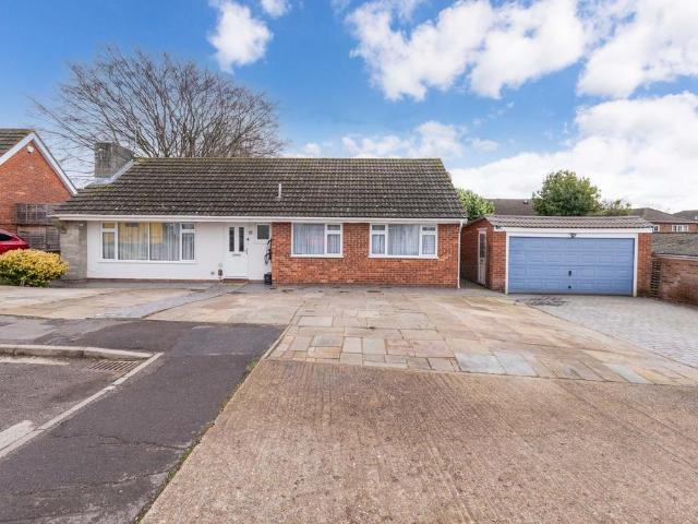 Bungalow for sale in Furze Platt, Maidenhead