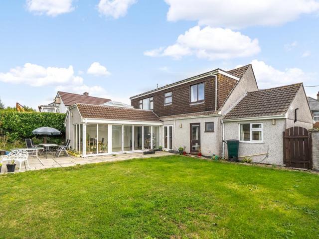 Bungalow for sale in Strode, Devon