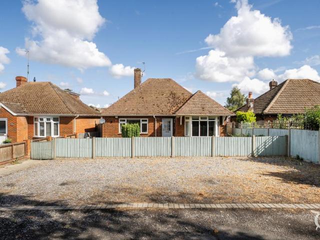 Bungalow for sale in Grove Park, Oad Street