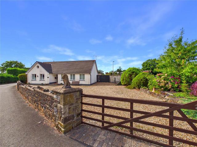 Bungalow for sale in Clunderwen, Wales