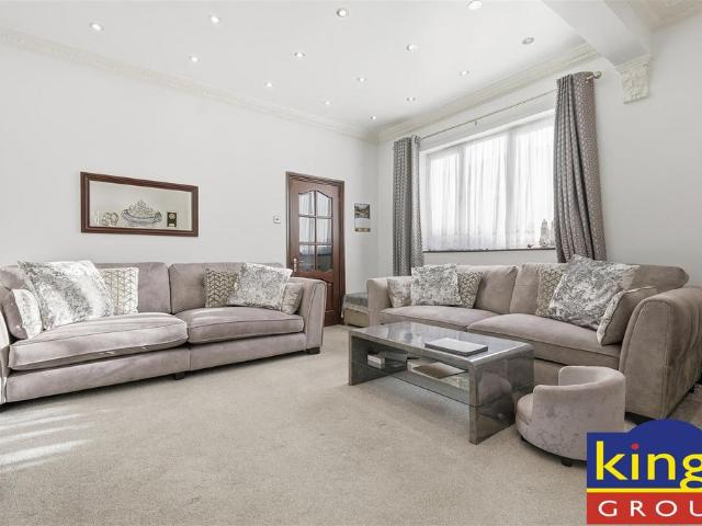 Bungalow for sale in London Borough of Waltham Forest, Greater London