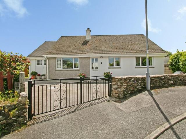 Bungalow for sale in Stithians