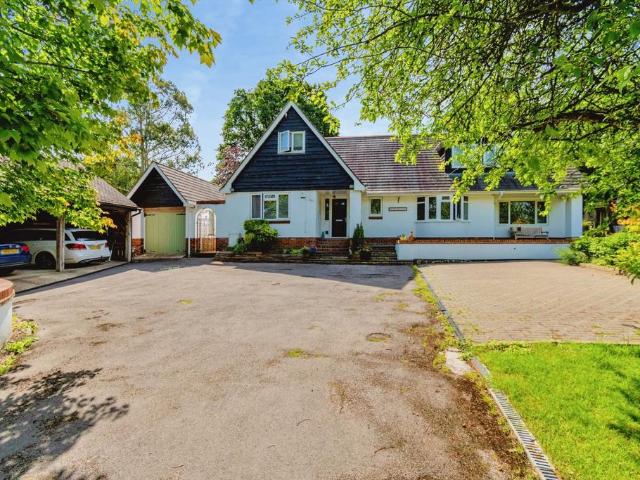 Bungalow for sale in Woodlands, Ashurst Bridge