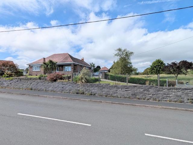 Bungalow for sale in Coelbren, Wales