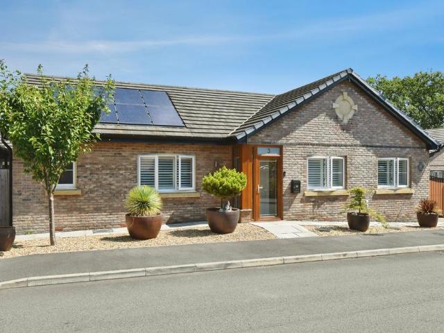 Bungalow for sale in Llanedi, Wales