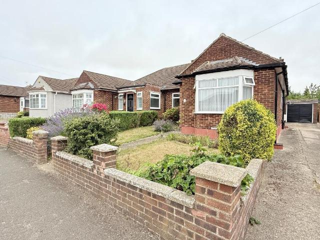 Bungalow for sale in Luton, Sundon Park