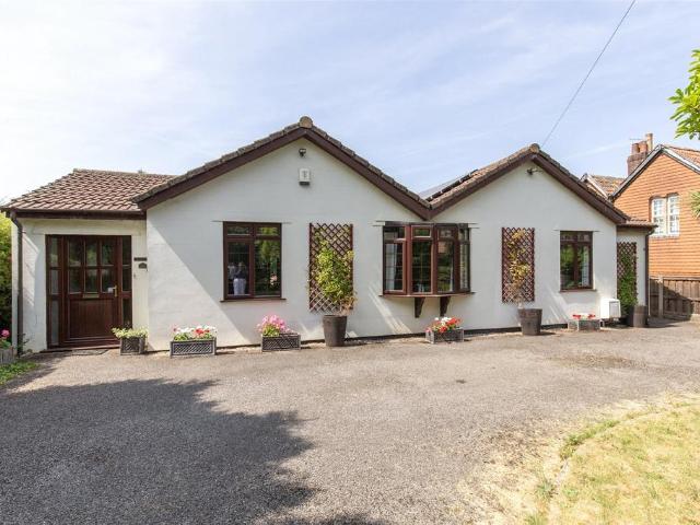 Bungalow for sale in Repton Grange, Feckenham