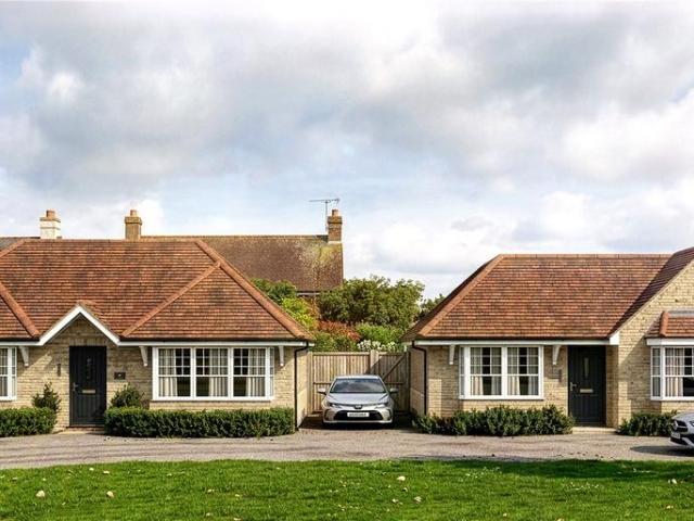 Bungalow for sale in Highcliffe