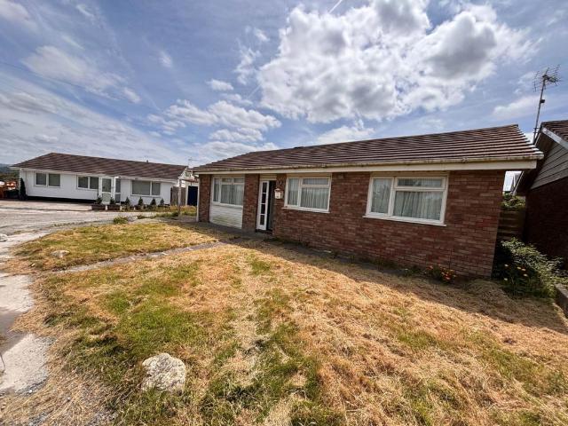 Bungalow for sale in Dol-y-bont, Wales