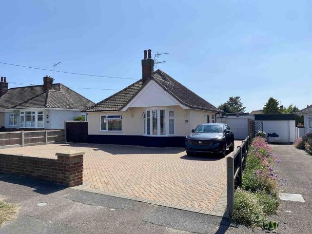Bungalow for sale in Walton, Eastbridge