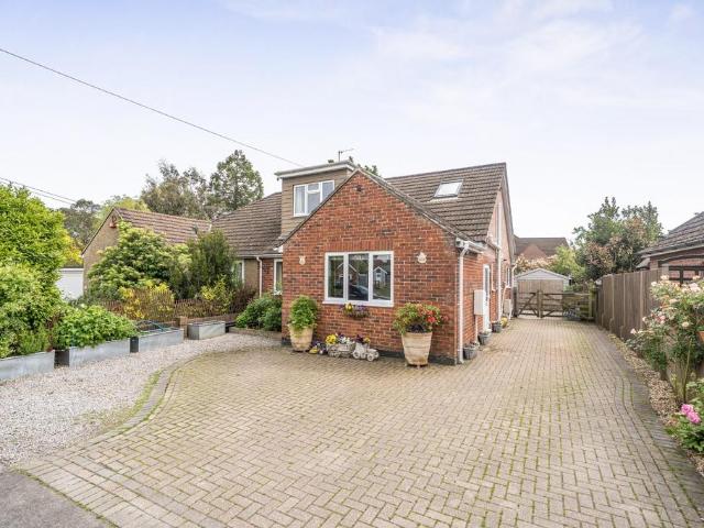 Bungalow for sale in Waltham Chase, Hampshire