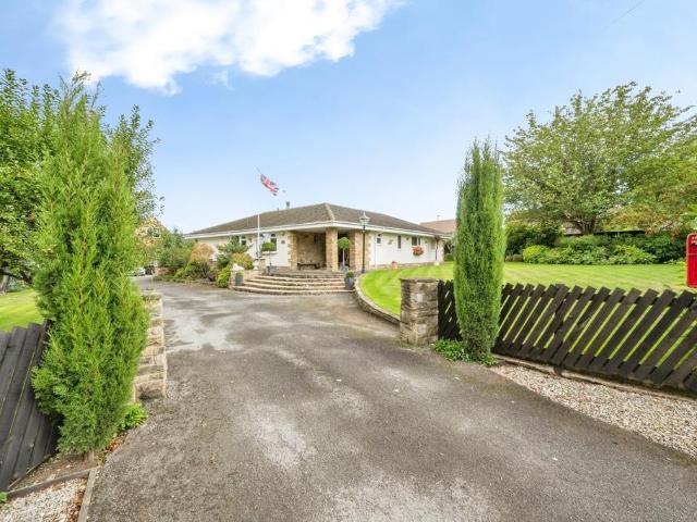 Bungalow for sale in Skellow, South Yorkshire