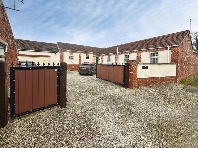 Bungalow for sale in Hatfield Woodhouse, South Yorkshire