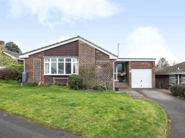 Bungalow for sale in Marlborough, Easton Royal