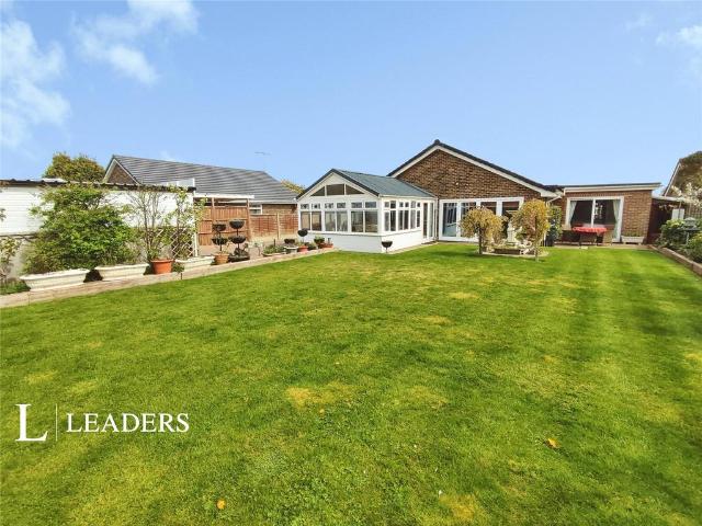 Bungalow for sale in Rustington, Arun